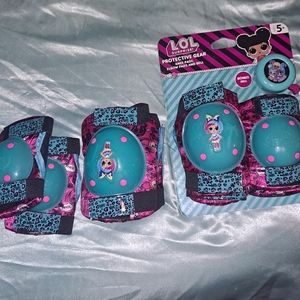 Girls knee and elbow pads